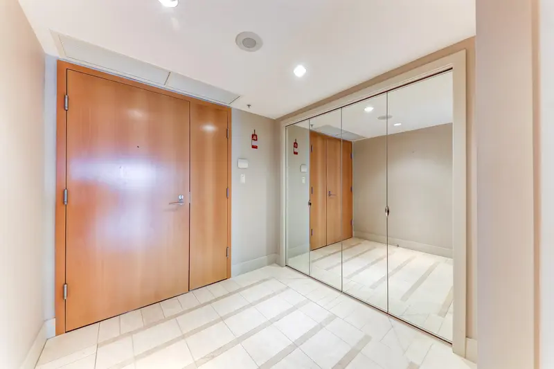 402 590 NICOLA STREET - photo 4 of 25