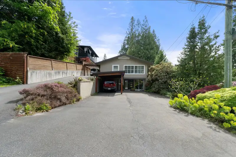 1493 PAISLEY ROAD - photo 2 of 40