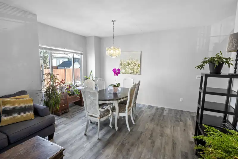 18486 66 AVENUE - photo 3 of 27