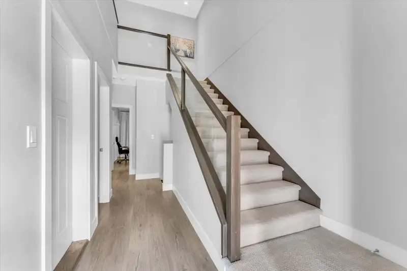 110 2853 HELC PLACE - photo 4 of 40