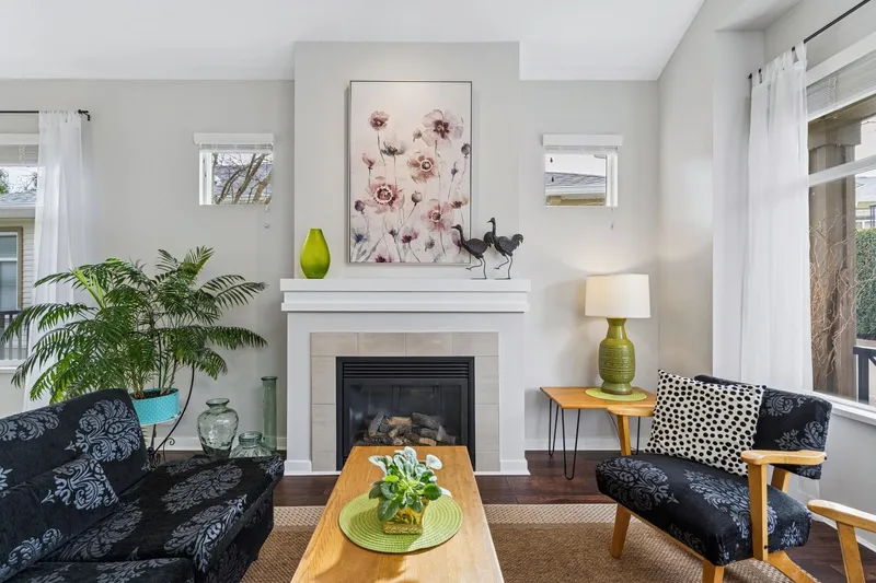 16 15188 62A AVENUE - photo 2 of 25