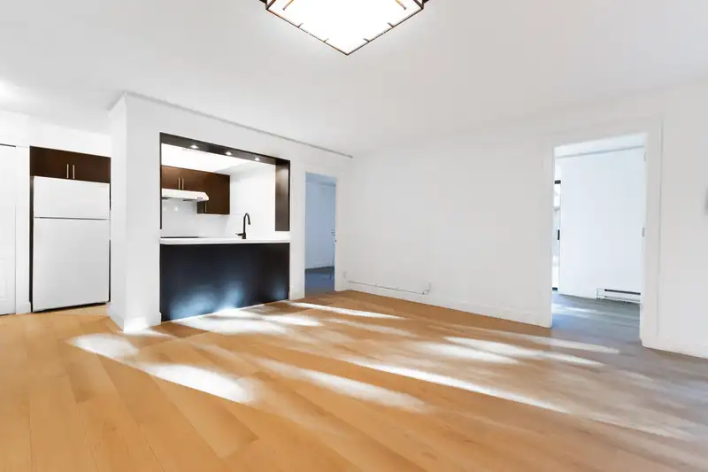 103 5932 PATTERSON AVENUE - photo 2 of 22