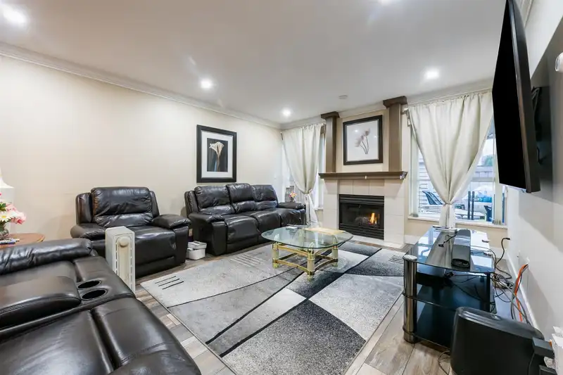 13 4767 64 STREET - photo 3 of 25
