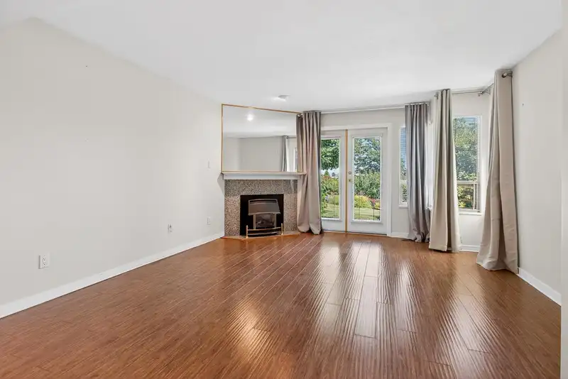 24 1207 CONFEDERATION DRIVE - photo 4 of 27