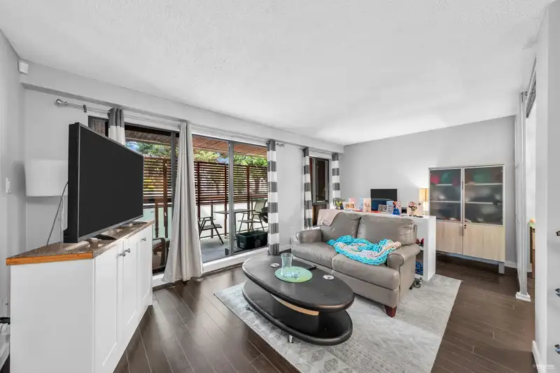 209 1855 NELSON STREET - photo 2 of 14