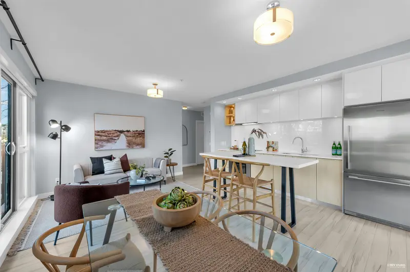 207 111 E 3RD STREET - photo 4 of 23