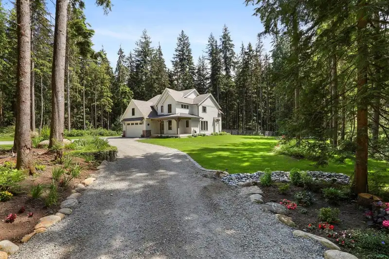27608 112TH AVENUE - photo 1 of 39