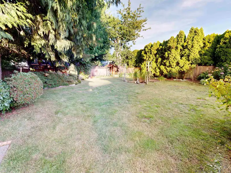 11546 71A AVENUE - photo 3 of 4