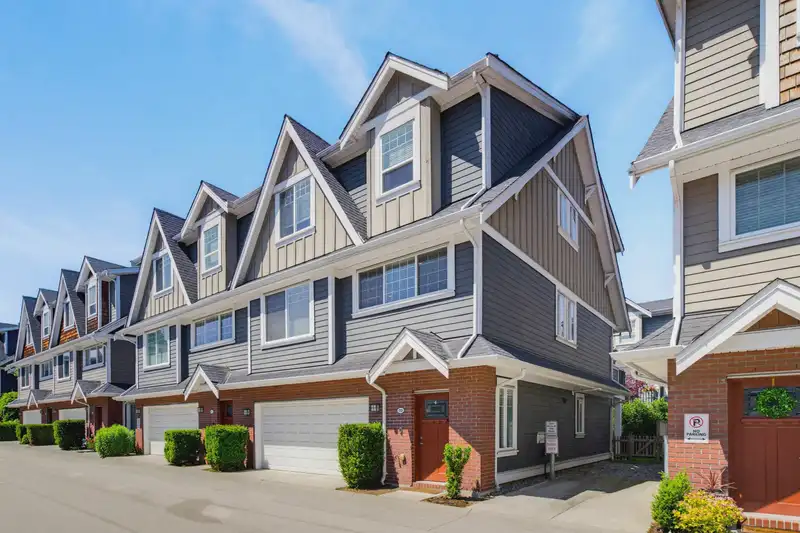 50 15988 32 AVENUE - photo 1 of 40
