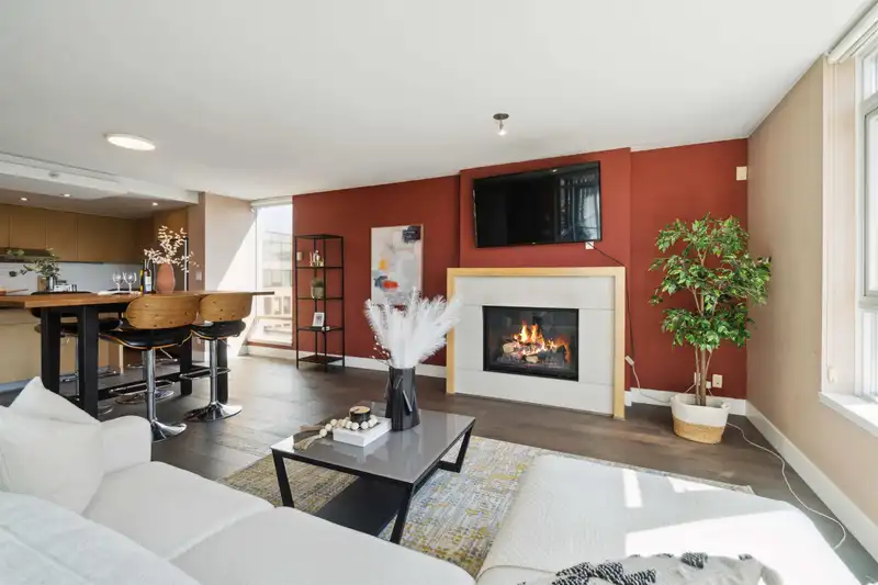 704 1530 W 8TH AVENUE - photo 2 of 29