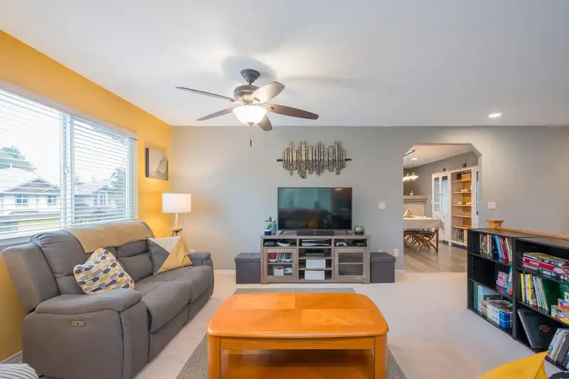 11442 236A STREET - photo 3 of 40