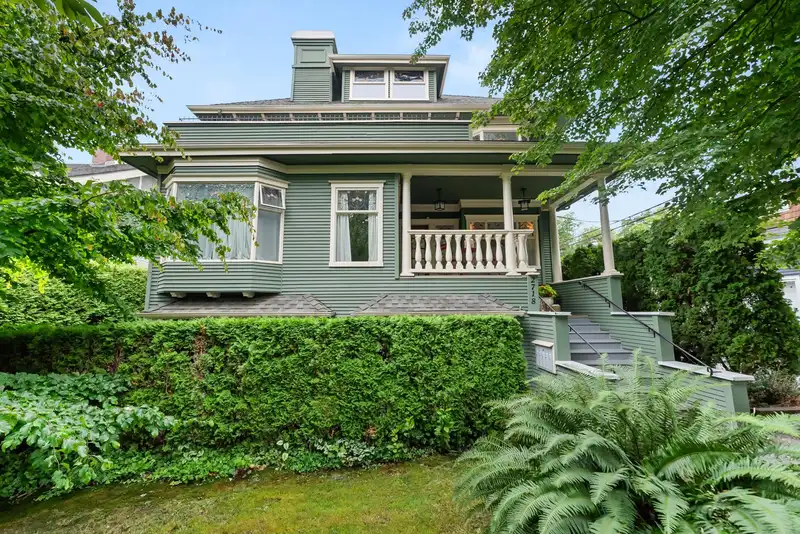 2 2718 ALBERTA STREET - photo 1 of 40
