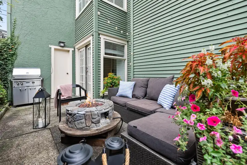 2 2718 ALBERTA STREET - photo 4 of 40