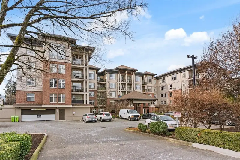 207 8955 EDWARD STREET - photo 3 of 25