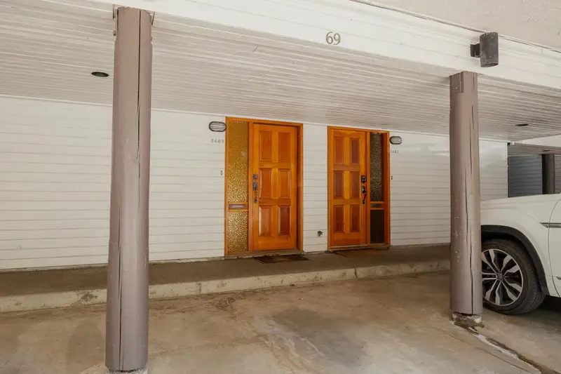 1469 MERKLIN STREET - photo 3 of 25