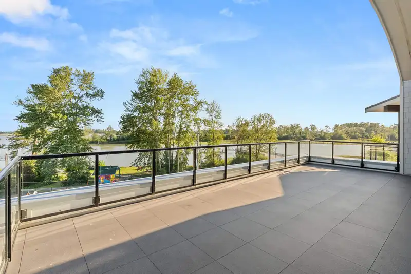 404 6111 DYKE ROAD - photo 1 of 40