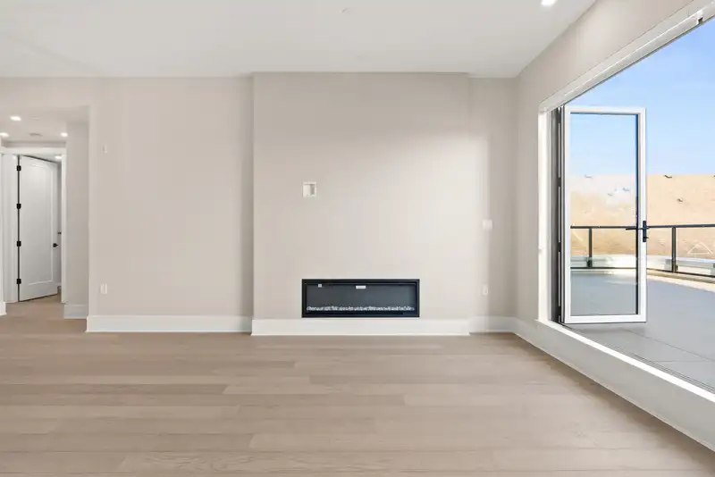 404 6111 DYKE ROAD - photo 4 of 40