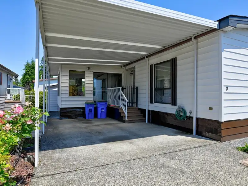 9 8670 156 STREET - photo 2 of 23