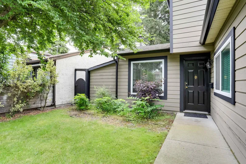 12480 78 AVENUE - photo 2 of 24