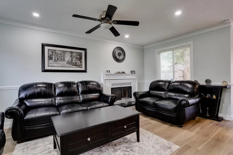 12480 78 AVENUE - photo 4 of 24