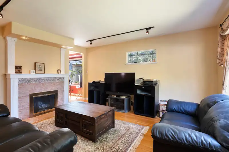 3136 W 11TH AVENUE - photo 4 of 25