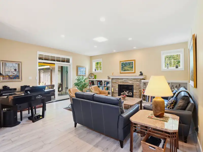 795 MADISON PLACE - photo 4 of 38