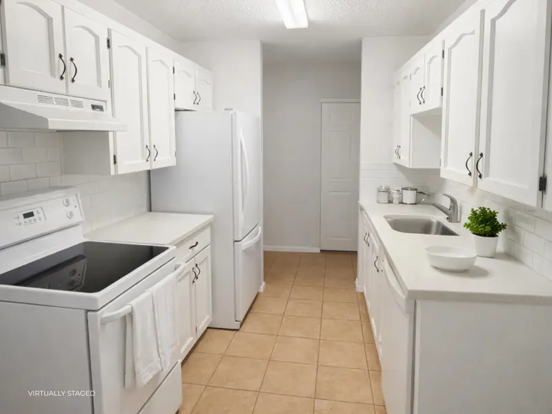 305 620 EIGHT AVENUE - photo 4 of 19