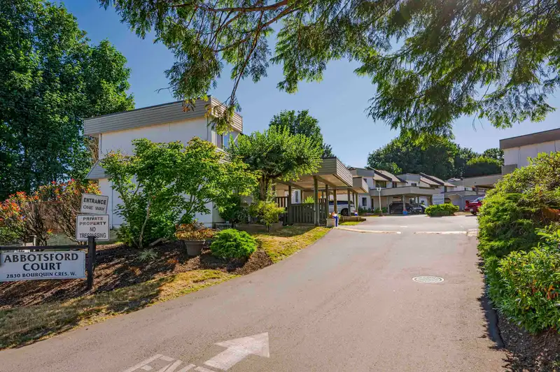12 2830 W BOURQUIN CRESCENT - photo 3 of 32