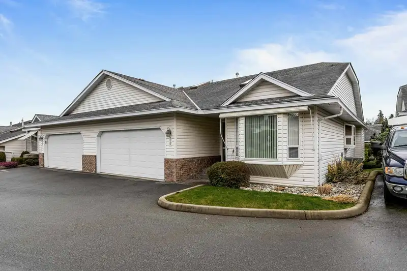 14 3054 TRAFALGAR STREET - photo 1 of 40