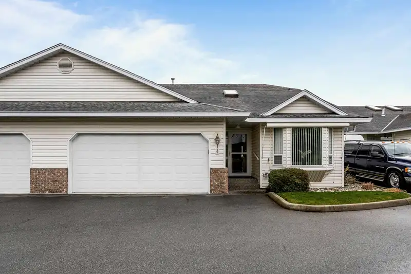 14 3054 TRAFALGAR STREET - photo 2 of 40