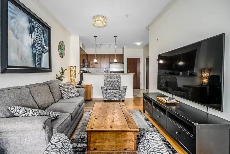 407 14 E ROYAL AVENUE - photo 4 of 24