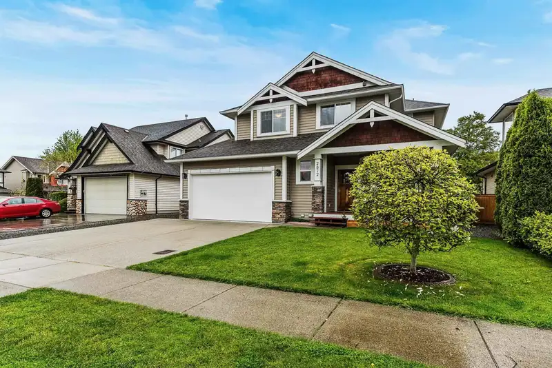 2872 CAMBIE STREET - photo 1 of 37