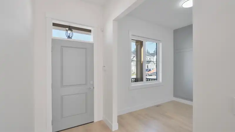 20512 76 AVENUE - photo 3 of 39