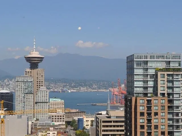 2802 535 SMITHE STREET - photo 2 of 11