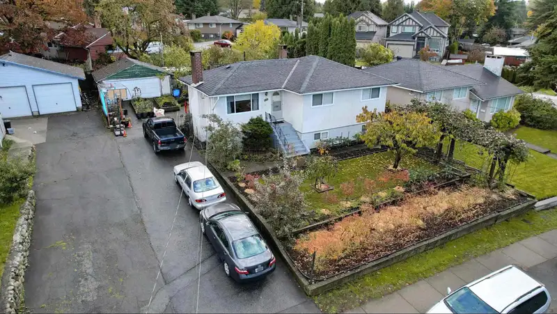 8824 RUSSELL DRIVE - photo 2 of 8