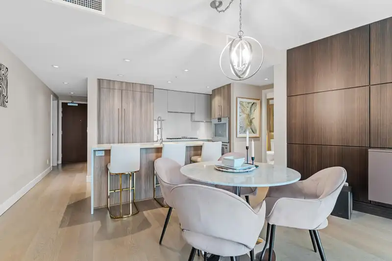 1606 210 SALTER STREET - photo 3 of 34