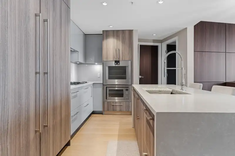 1606 210 SALTER STREET - photo 4 of 34