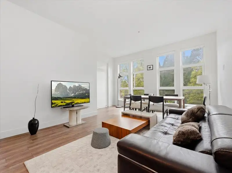 203 6999 CAMBIE STREET - photo 3 of 28