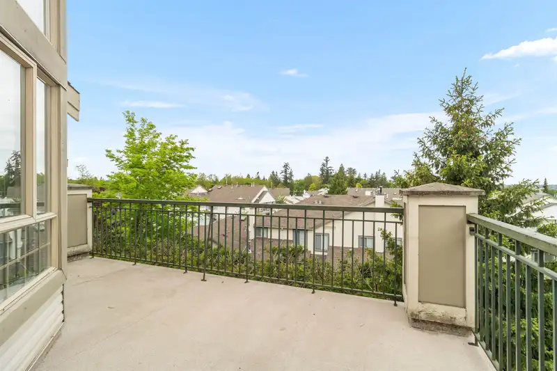 312 22015 48 AVENUE - photo 2 of 23