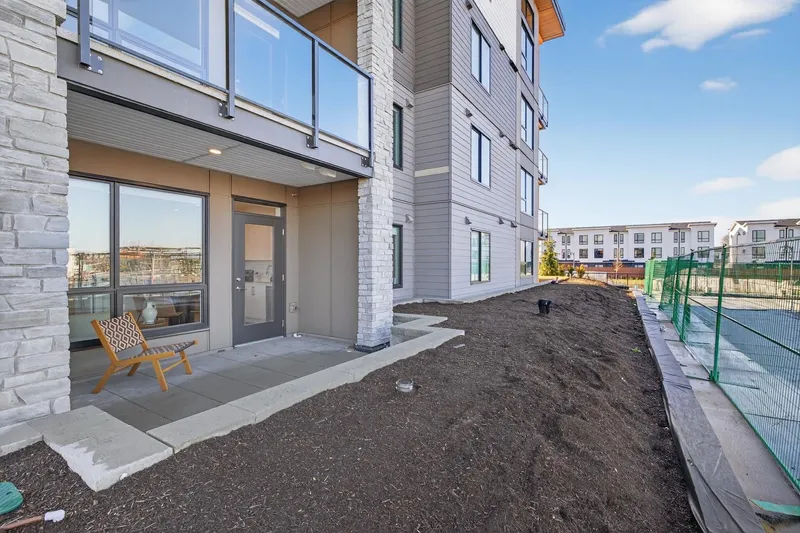 107 1942 STARLING DRIVE - photo 2 of 25