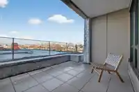 107 1942 STARLING DRIVE - thumbnail 4