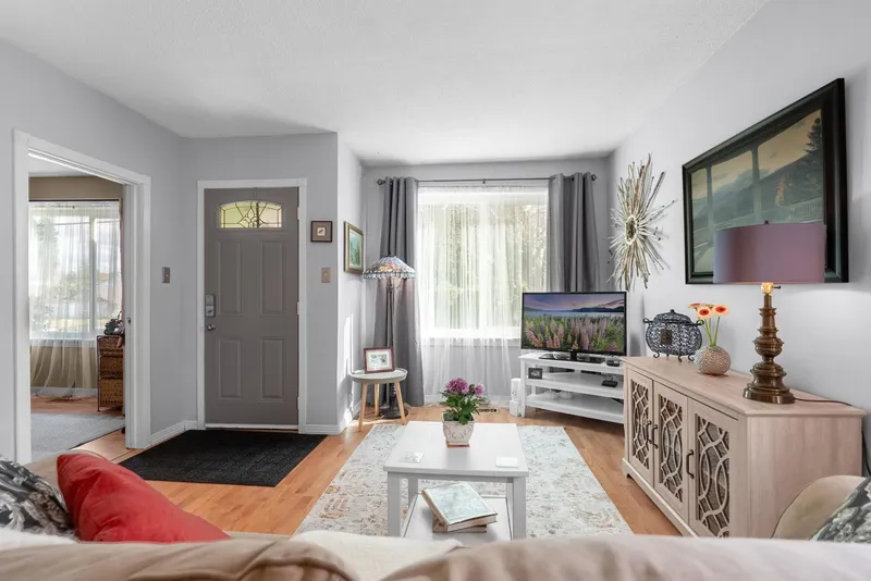 20283 LORNE AVENUE - photo 2 of 25