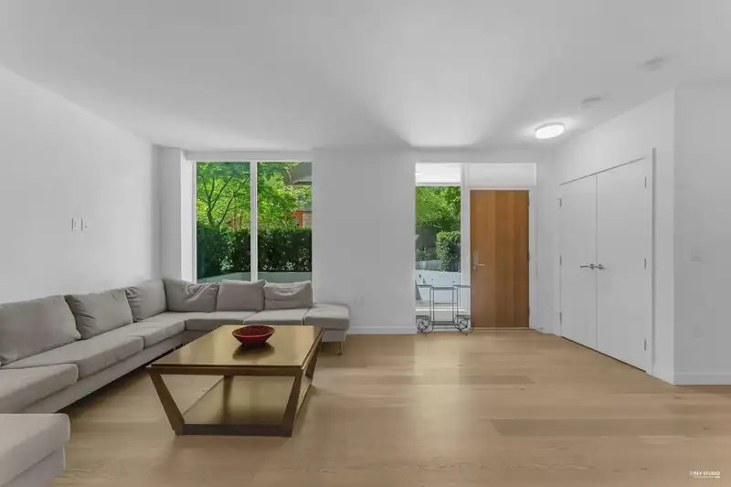 TH8 1439 GEORGE STREET - photo 1 of 26