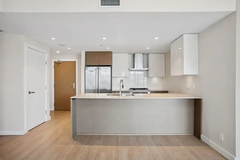 1706 1618 QUEBEC STREET - photo 4 of 34