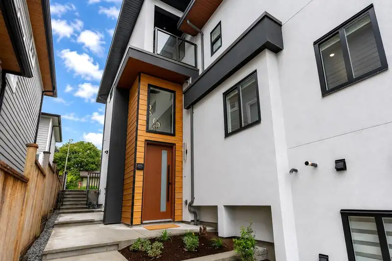 103 1045 QUADLING AVENUE - photo 2 of 35