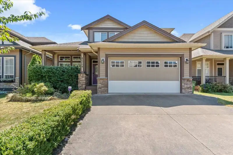 45704 SAFFLOWER CRESCENT - photo 1 of 36