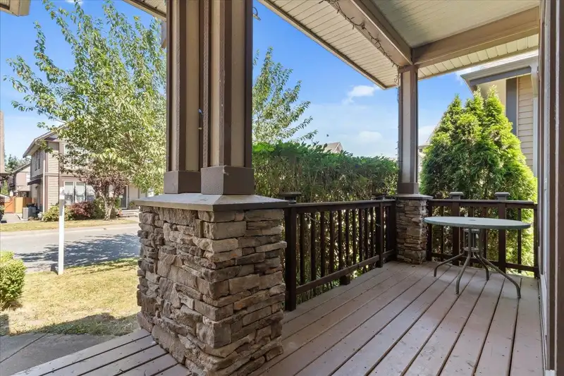45704 SAFFLOWER CRESCENT - photo 3 of 36