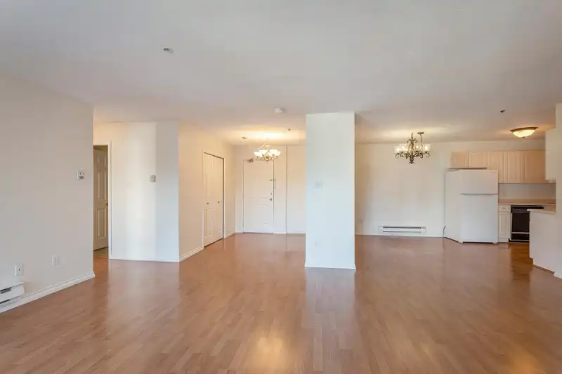 201 7031 BLUNDELL ROAD - photo 2 of 20