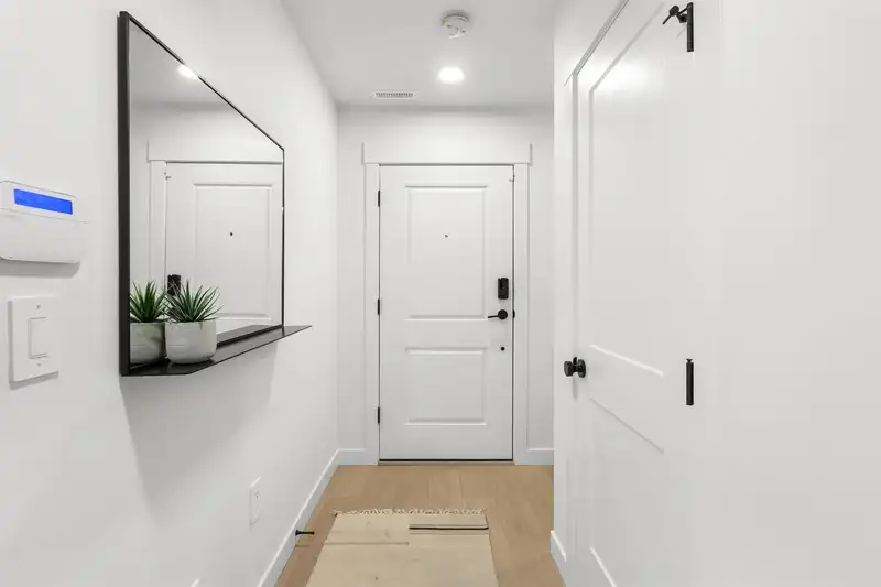27 2891 MONTROSE AVENUE - photo 1 of 33