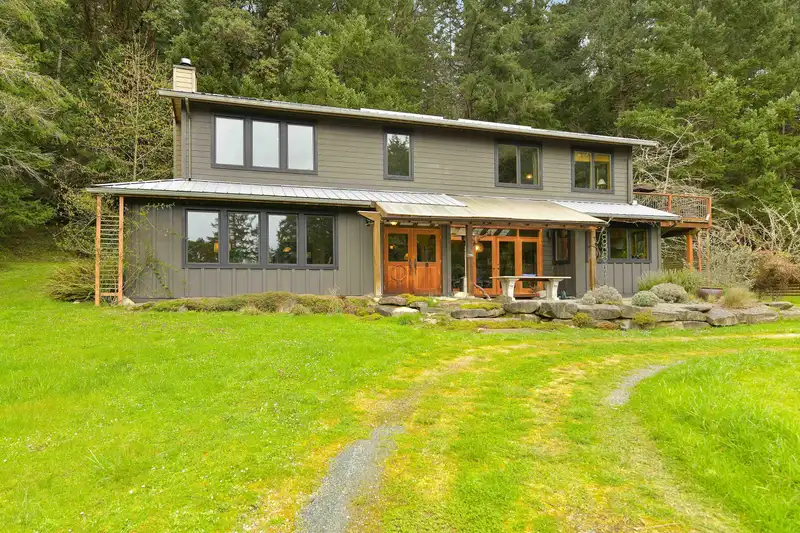 594 HORTON BAY ROAD - photo 2 of 40